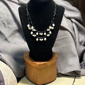 Elegant Pearl and Gunmetal Necklace